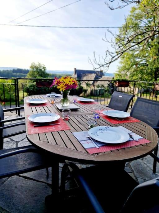 Le Casimir, Maison De Campagne A Estaing Естен Екстер'єр фото